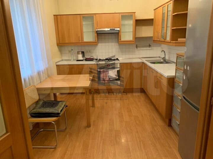 3-к. квартира, 90 м², 3/6 эт.