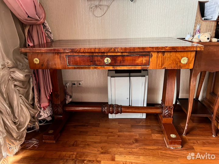 Стол ампирный