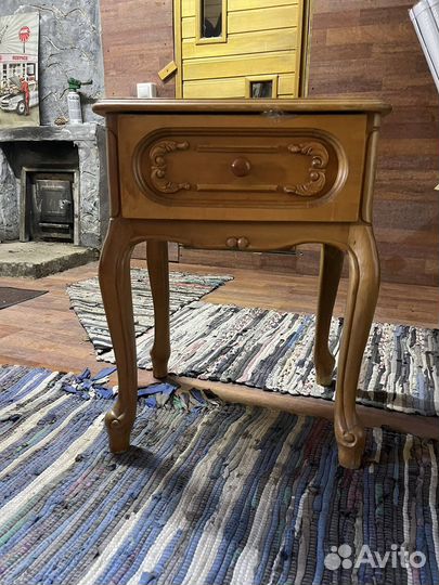 Тумбочка прикроватная