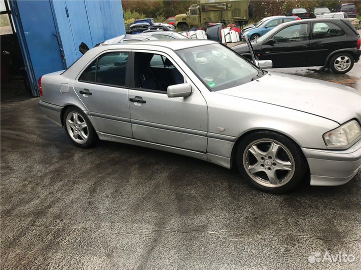 Разбор на запчасти Mercedes C W202