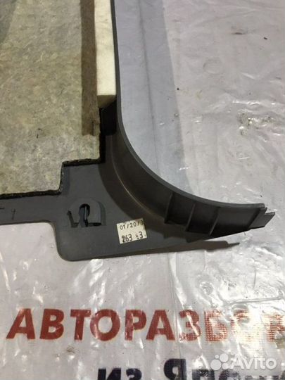 Обшивка центральной стойки Bmw X5 E53