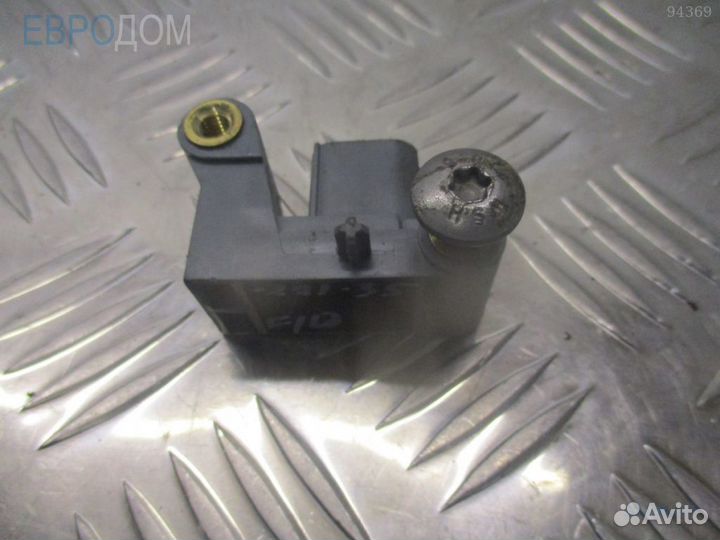 Датчик в стойке BMW F10 s1106415