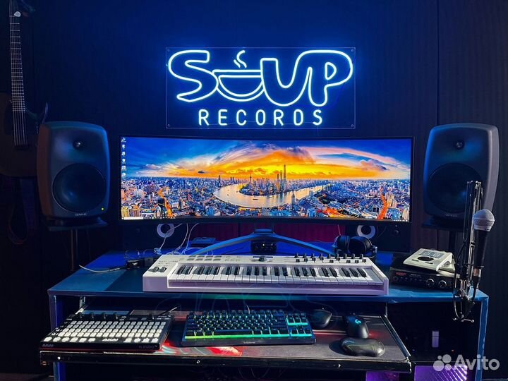 Запись песни в подарок на студии