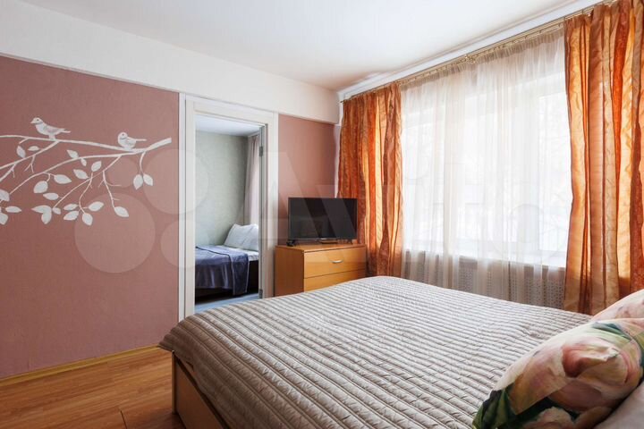 2-к. квартира, 52 м², 1/5 эт.