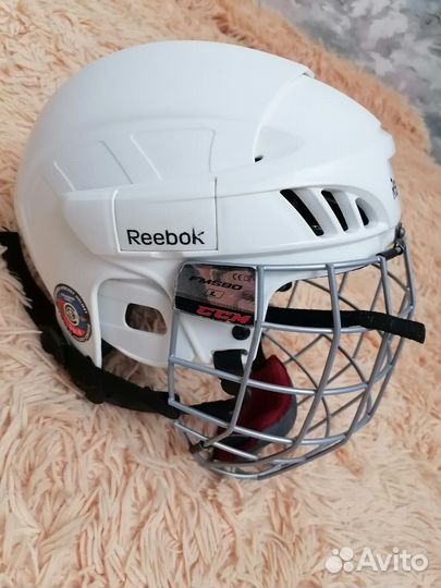 Хоккейный шлем