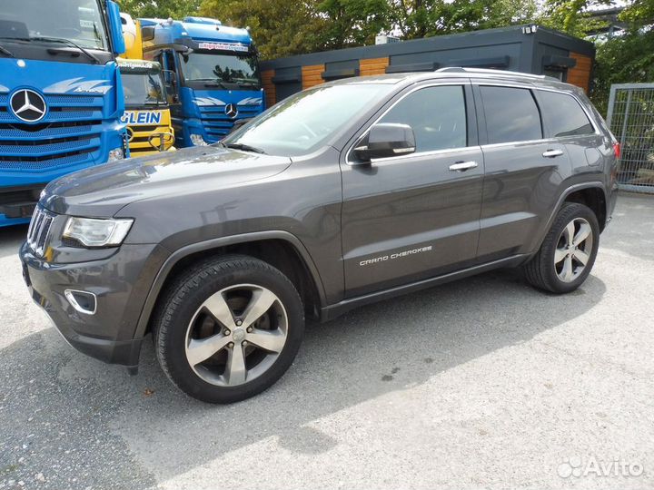 В разборе Jeep Grand Cherokee WK2