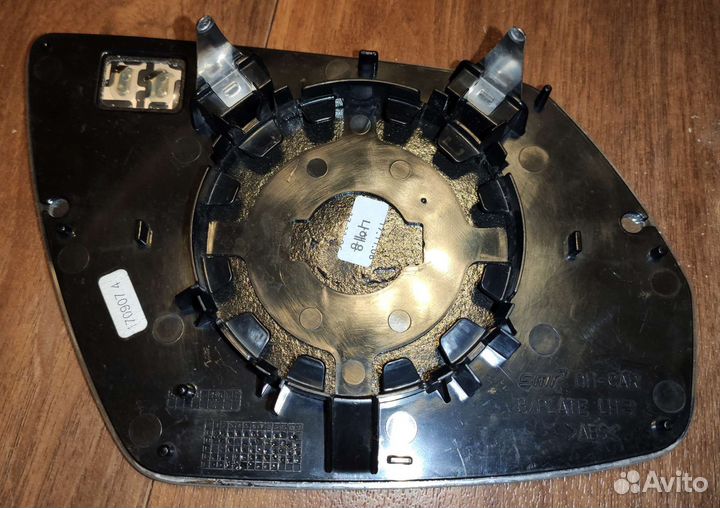 Зеркальный элемент Genesis 87611B1100 левый