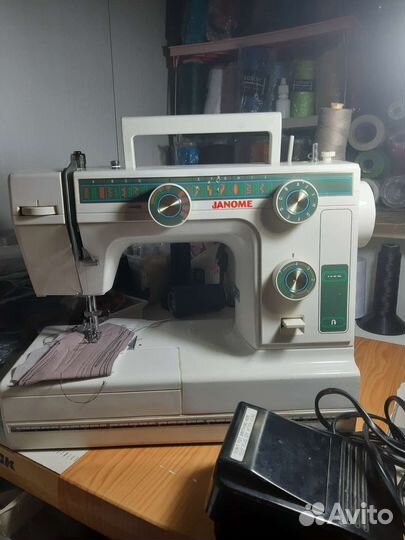 Швейная машина бу janome