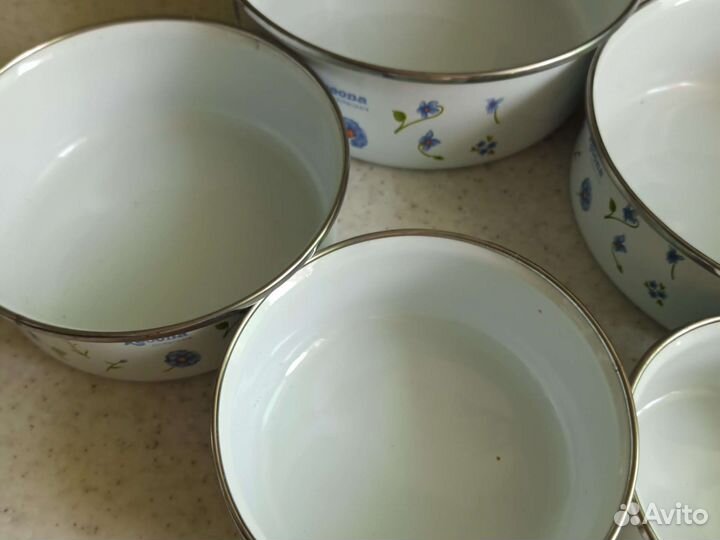 Контейнеры металлические с крышками