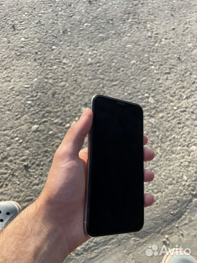 Телефон iPhone 10