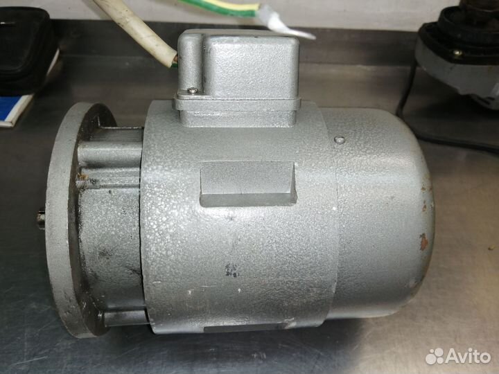 Электродвигатели разные