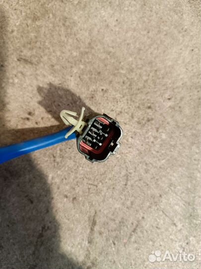 Замок задней правой двери. Kia Sorento 1