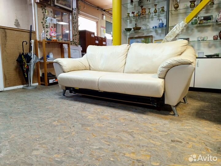 Диван кожаный