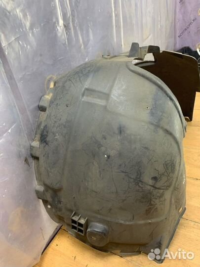 Подкрылок передний левый Opel Zafira B минивэн