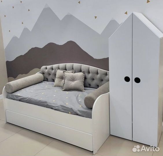 Детская кровать с Мягкой спинкой
