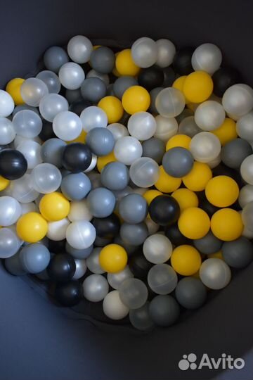 Сухой бассейн с шариками