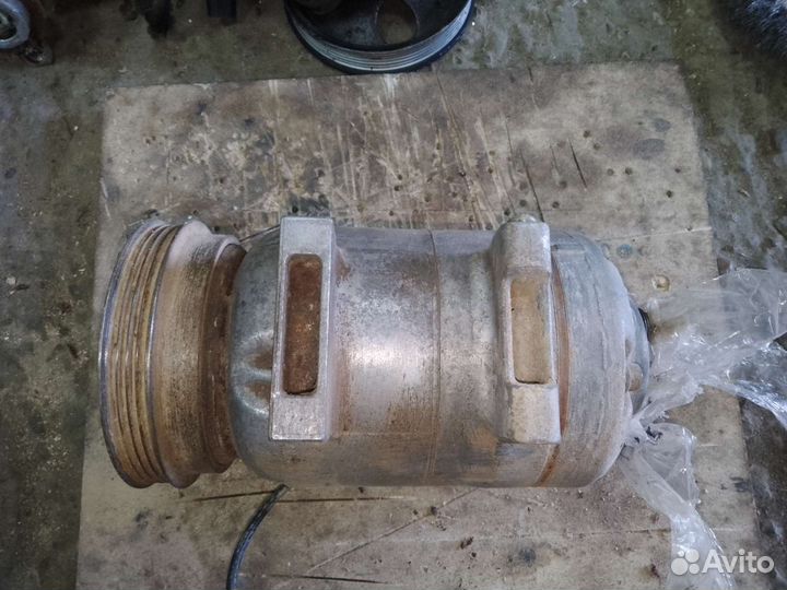 Компрессор кондиционера Volkswagen Passat b5 1,8