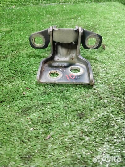 Петля двери Renault Logan