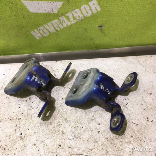 Петля двери Рено Логан