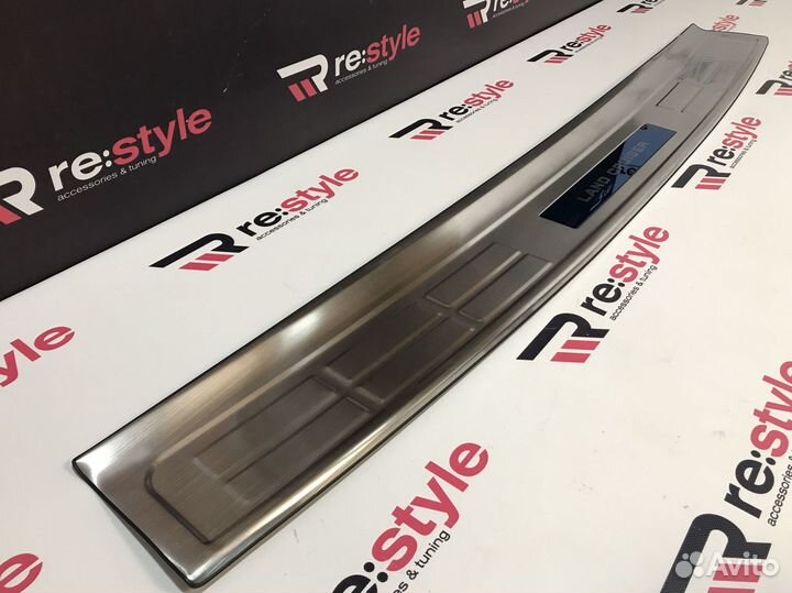 Накладка заднего бампера Land Cruiser 200 U220