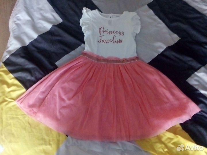 Нарядное платье для девочки 116-новое Франция