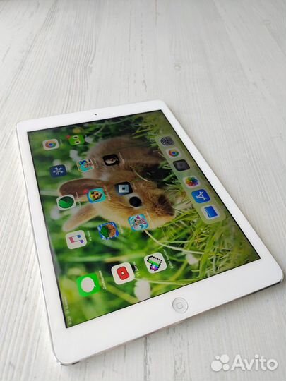 Планшет Apple iPad Air 32Gb Wi-Fi MD789RU/A