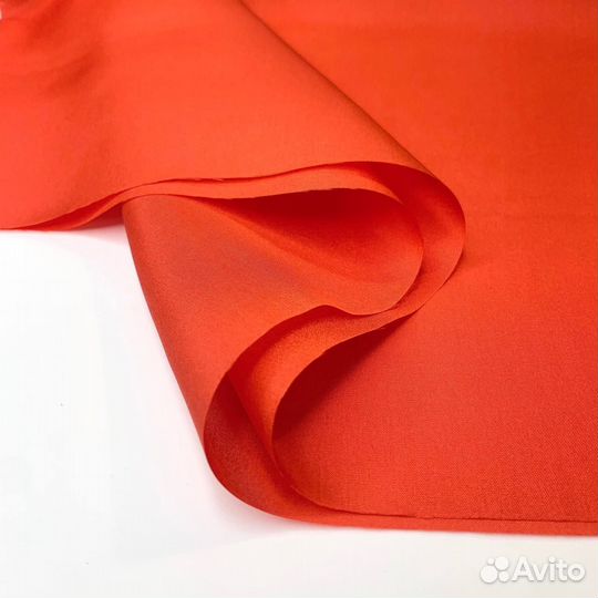 Натуральный шелк красный. Италия. 1 м (ш.140 см)