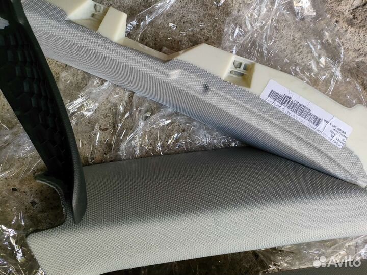 Накладки (обшивки) задней форточки Audi A4 B8