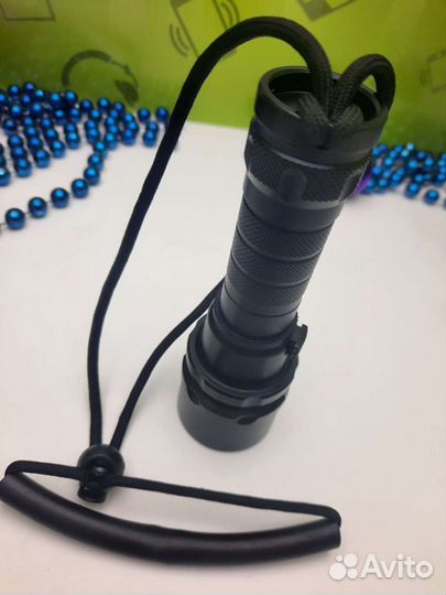 Фонарь для дайвинга. жёлтый