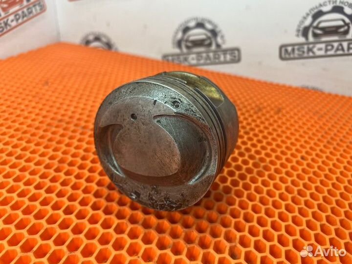 Поршень и шатун Ford Focus 1 2.0 split port