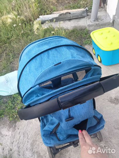 Прогулочная коляска трость