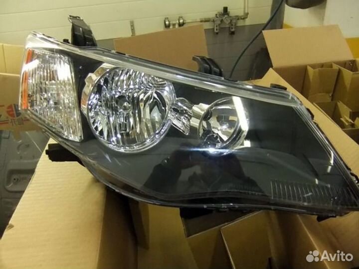 Фара передняя правая Митсубиси Аутлендер 2 хл XL