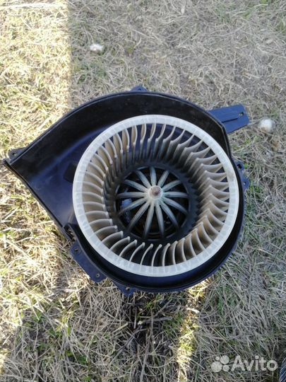 Моторчик печки оригинал на VAG 6Q1 820 015G