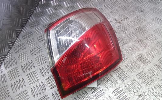 Фонарь задний правый nissan qashqai J10 +2 (9NK36MY01)