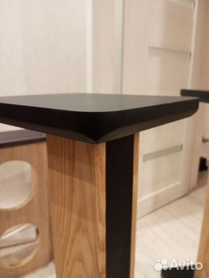 Стойки для полочной акустики