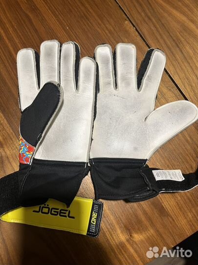 Вратарские перчатки jogel