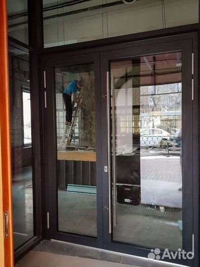 Алюминиевые двери