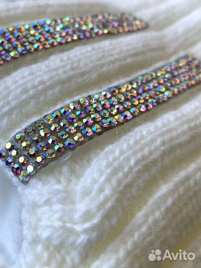 Шапка и шарф со стразами