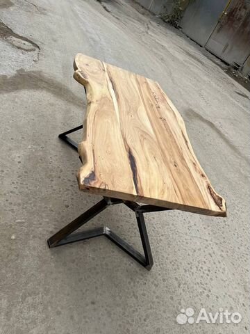 Кухонный стол из карагача