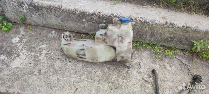 Бачок омывателя Ауди 80 Б3