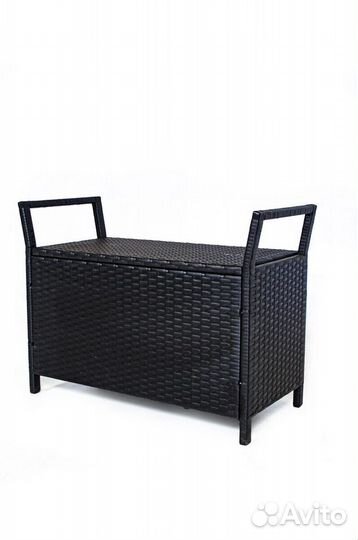 Сундук из ротанга для дома и дачи