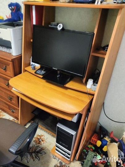 Компьютерный стол