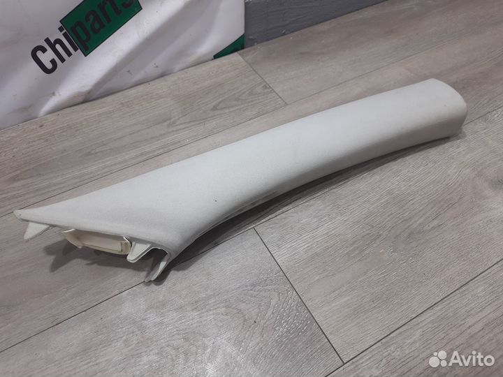 R накладка передней стойки для Skoda Superb II