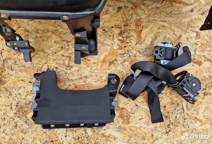 SRS система Митсубиси Аутлендер 3