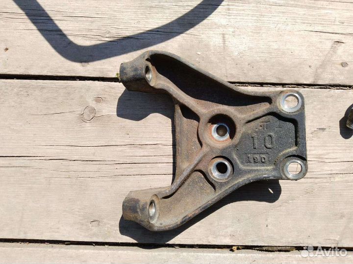 Кронштейн раздатки