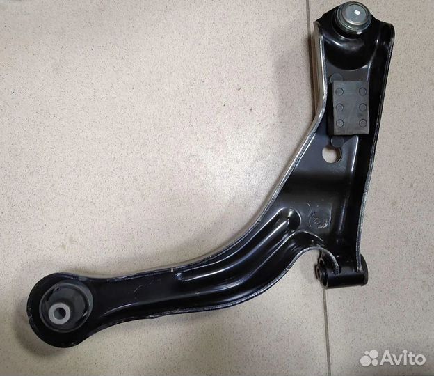 Рычаг перед правый оригинал Mazda tribute Ford esc