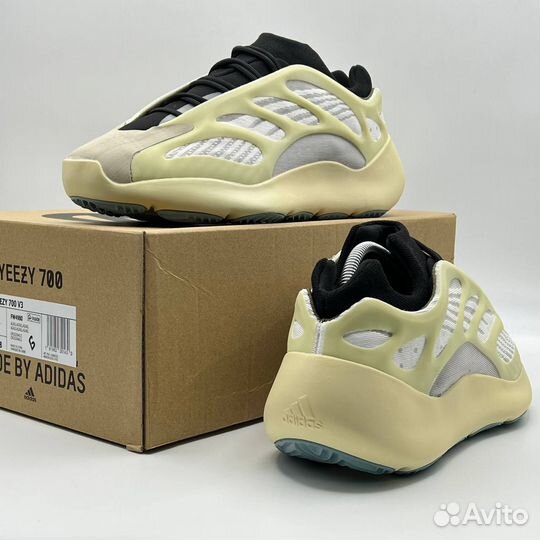 Кроссовки adidas yeezy boost 700