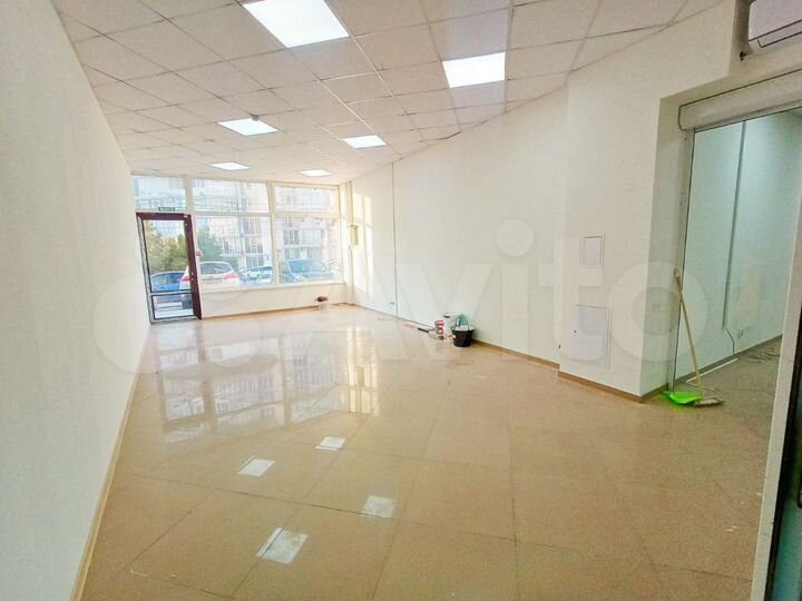 Магазин на Колобова сосед едавода/Мясной, 130 м²