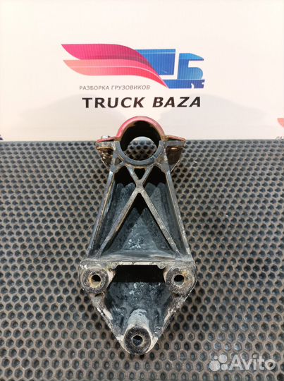 Кронштейн крыла заднего