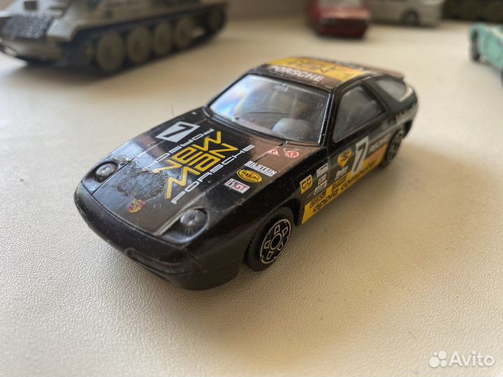 Модель Porshe 928 s4